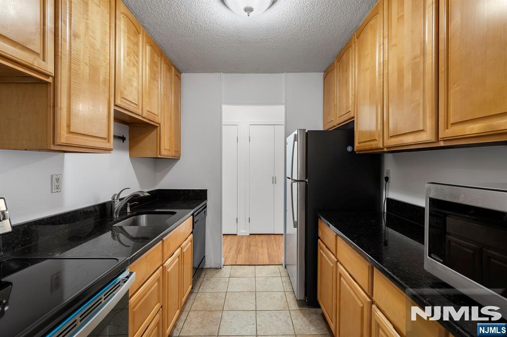 7855 Boulevard East 27h Property Photo 5