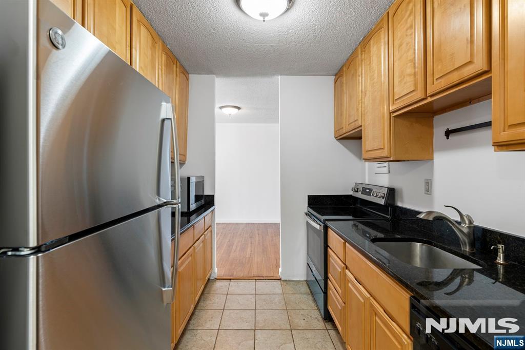 7855 Boulevard East 27h Property Photo 6