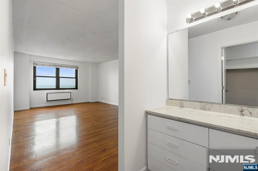 7855 Boulevard East 27h Property Photo 12