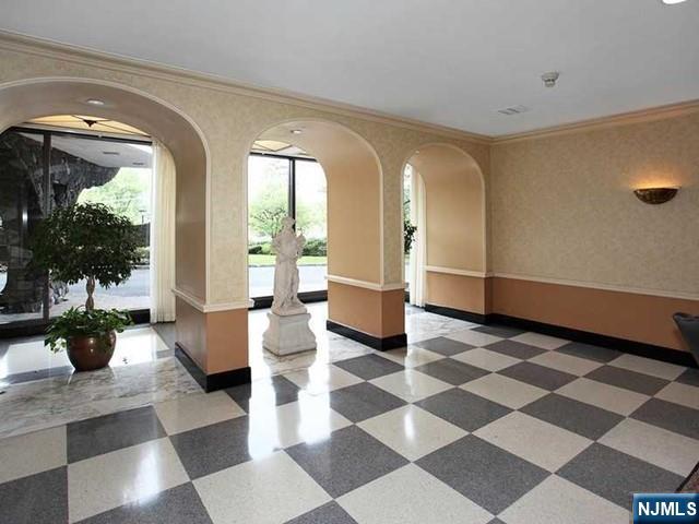 2100 Linwood Avenue 15p Property Photo 3