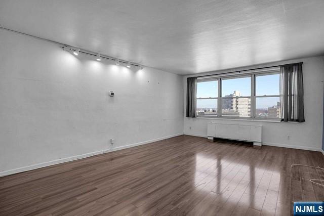 2100 Linwood Avenue 15p Property Photo 8