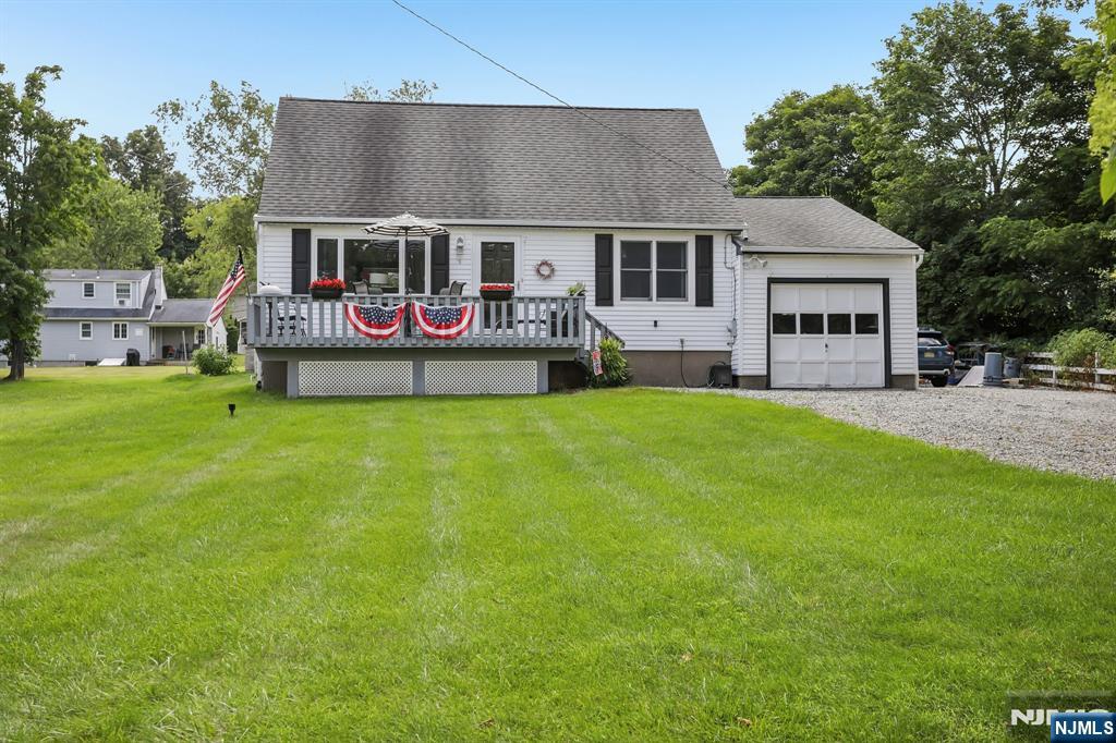 8 Windsor Road Property Photo 1