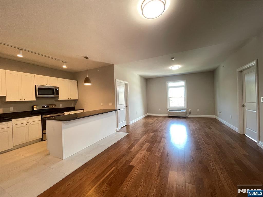 116 Essex Street 202 Property Photo 7