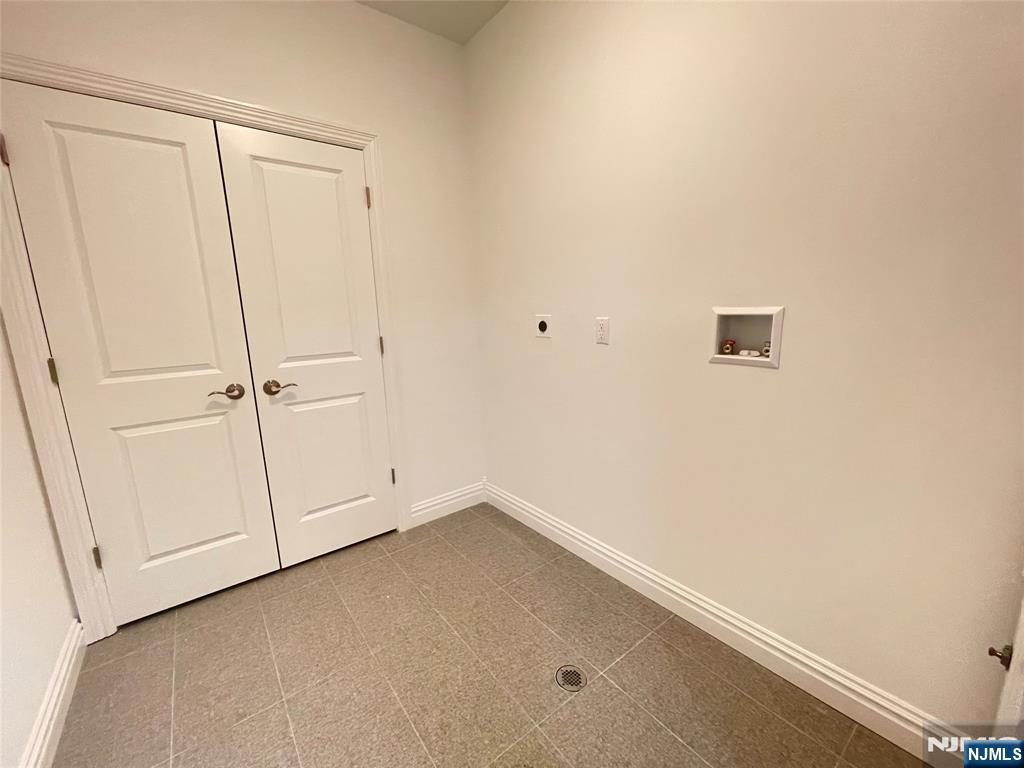 116 Essex Street 202 Property Photo 10