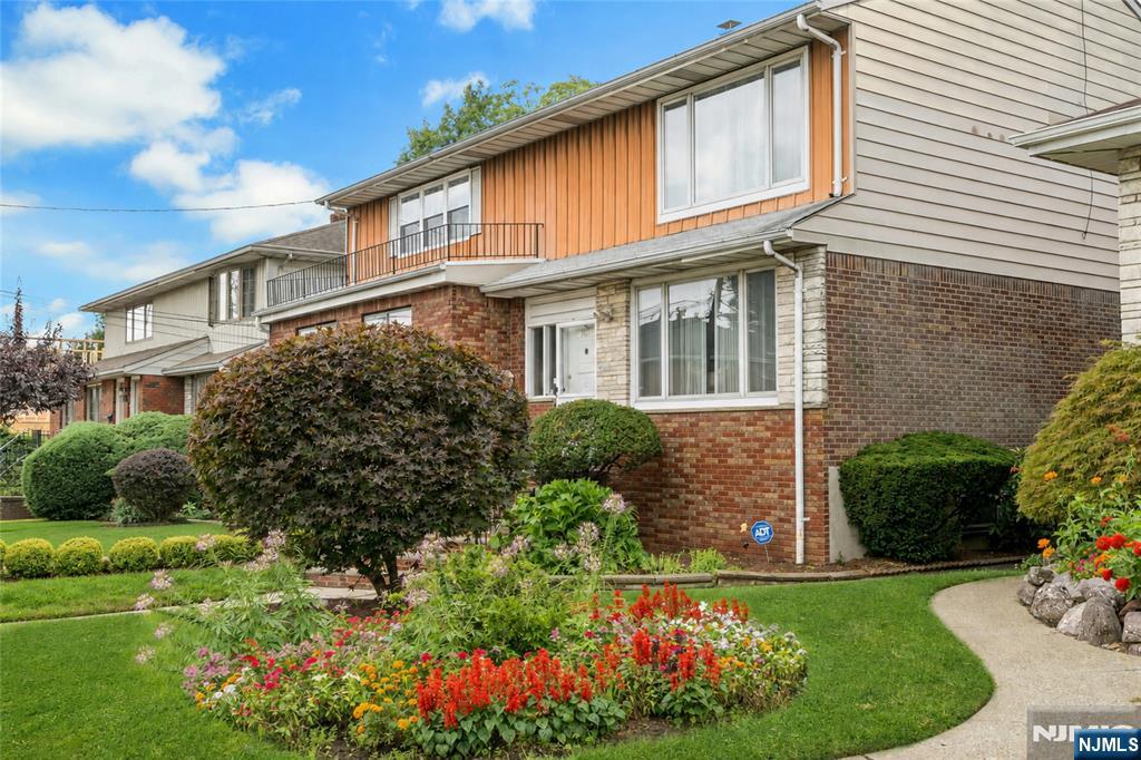 1527 10th Street Property Photo 1