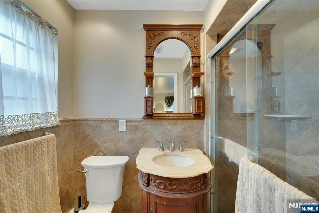 1527 10th Street Property Photo 8