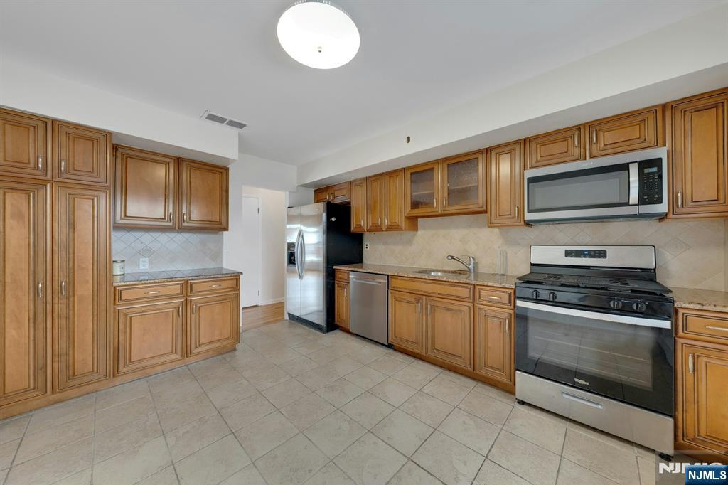 1527 10th Street Property Photo 24