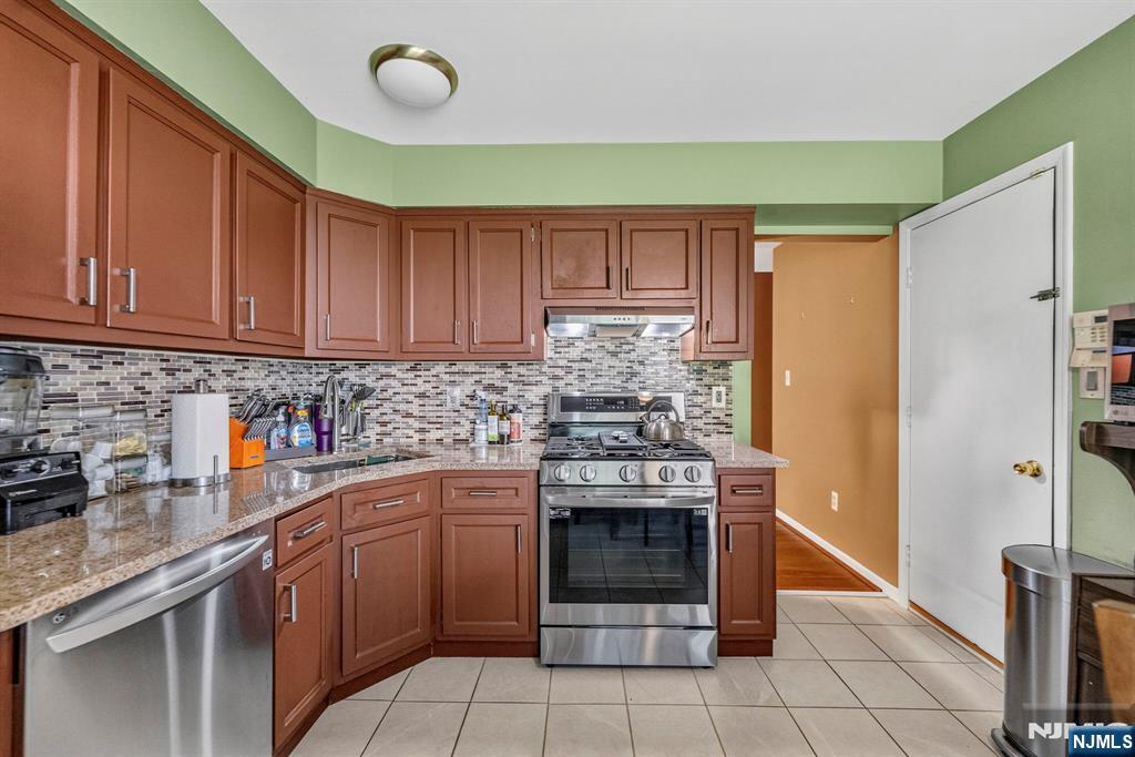 143 Grove Street Property Photo 15