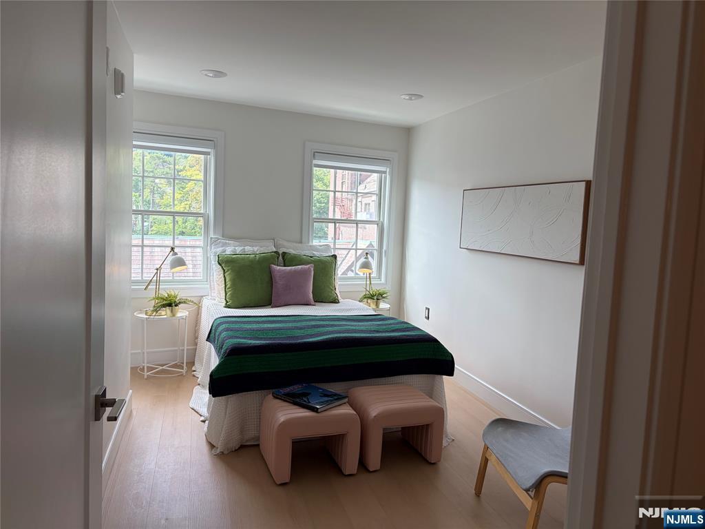 627 Valley Road E Property Photo 10