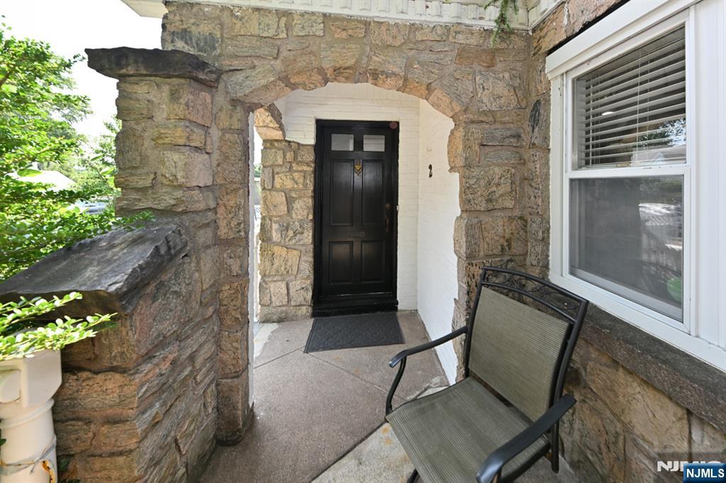 2 Youngs Place Property Photo 2