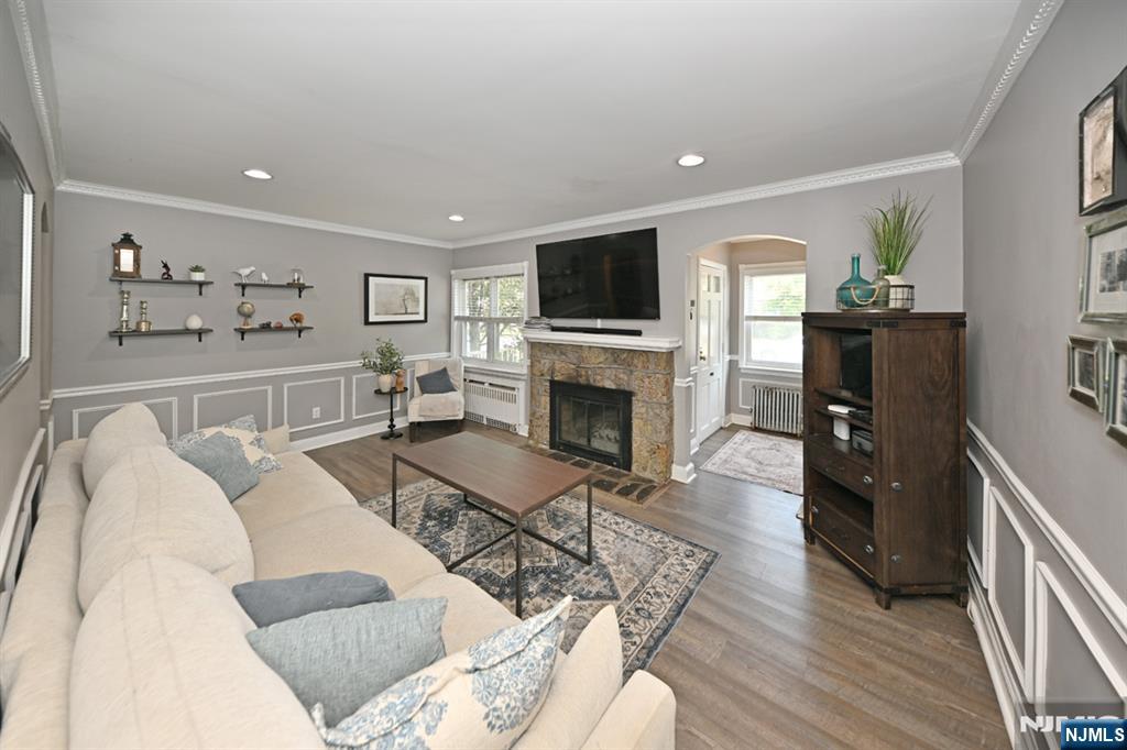 2 Youngs Place Property Photo 5