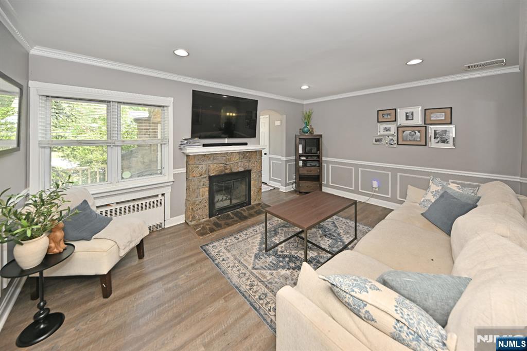 2 Youngs Place Property Photo 7