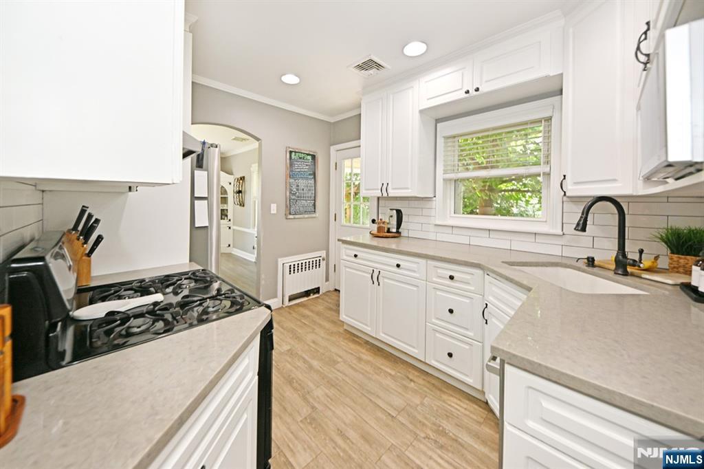 2 Youngs Place Property Photo 9