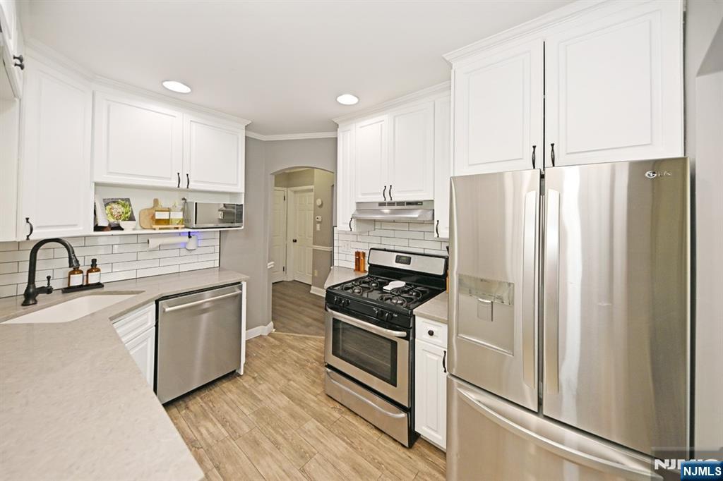 2 Youngs Place Property Photo 10