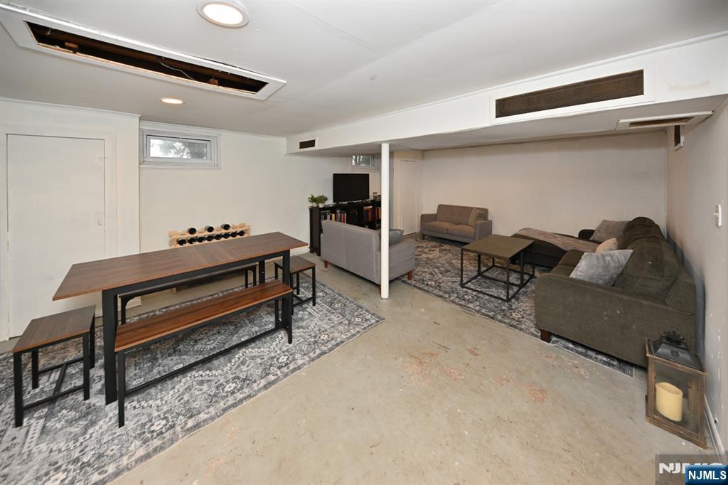 2 Youngs Place Property Photo 20
