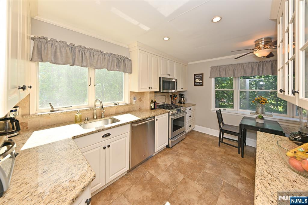 79 Westend Avenue Property Photo 9