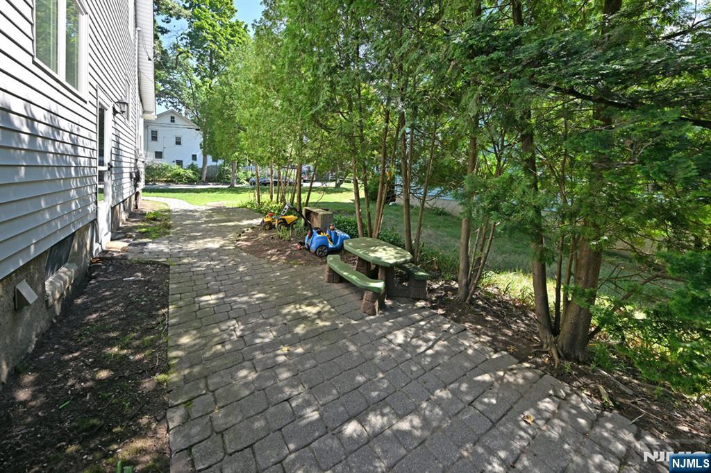 79 Westend Avenue Property Photo 23
