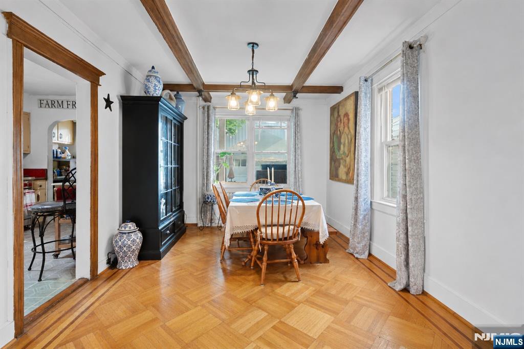371 Park Avenue Property Photo 8