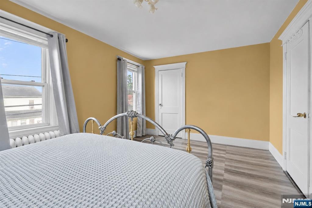 371 Park Avenue Property Photo 17