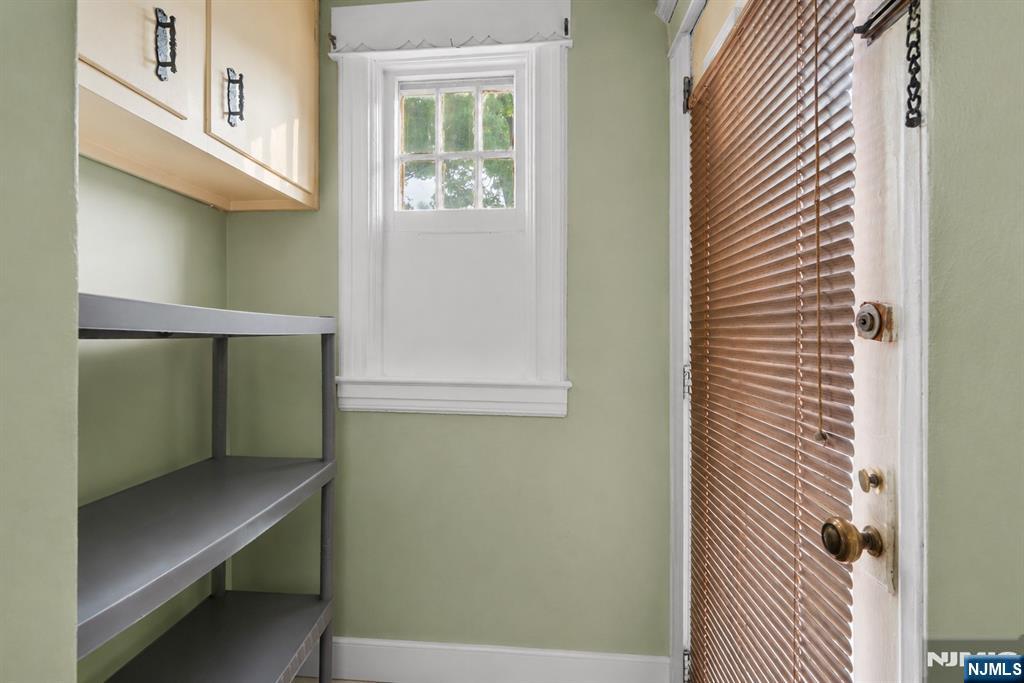371 Park Avenue Property Photo 24