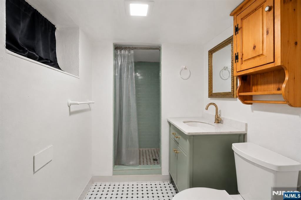 371 Park Avenue Property Photo 27