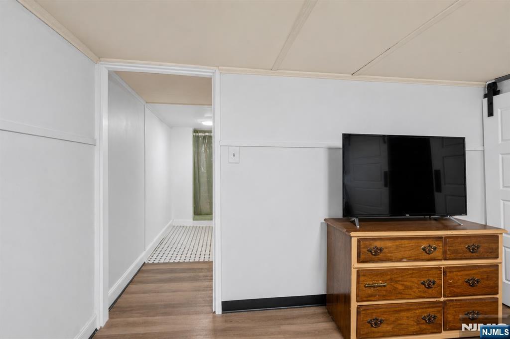 371 Park Avenue Property Photo 28