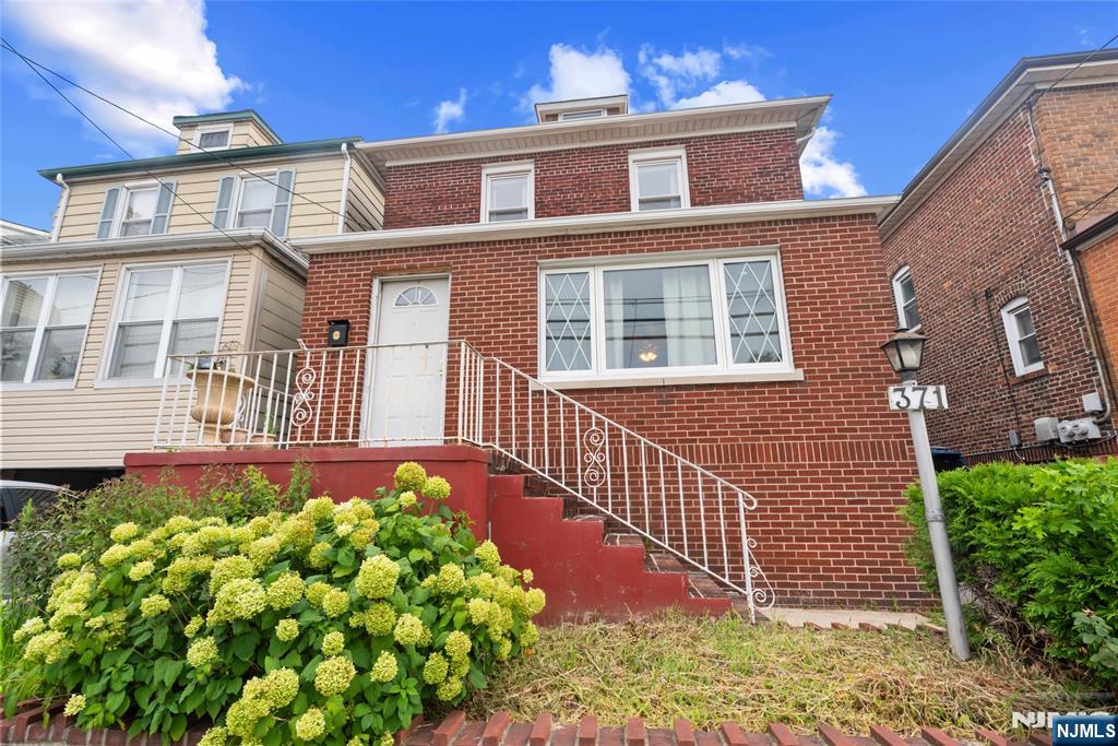 371 Park Avenue Property Photo 39