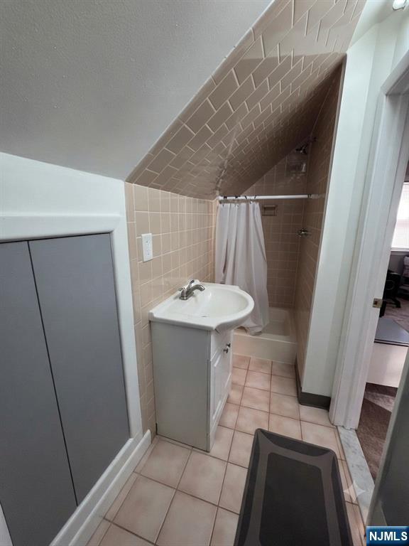 166 Carmita Avenue 2 Property Photo 24