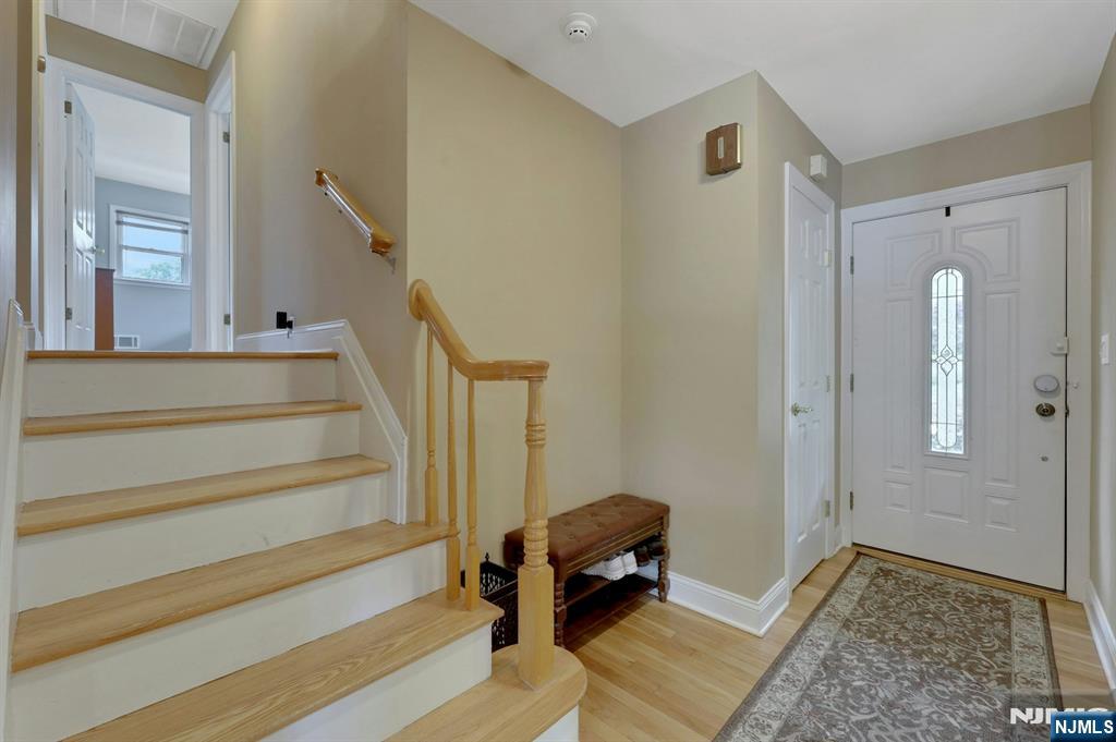 379 Leonard Drive Property Photo 7