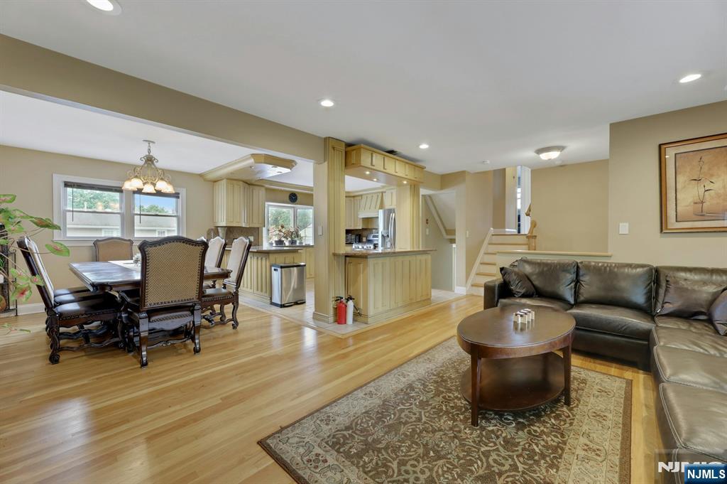 379 Leonard Drive Property Photo 10