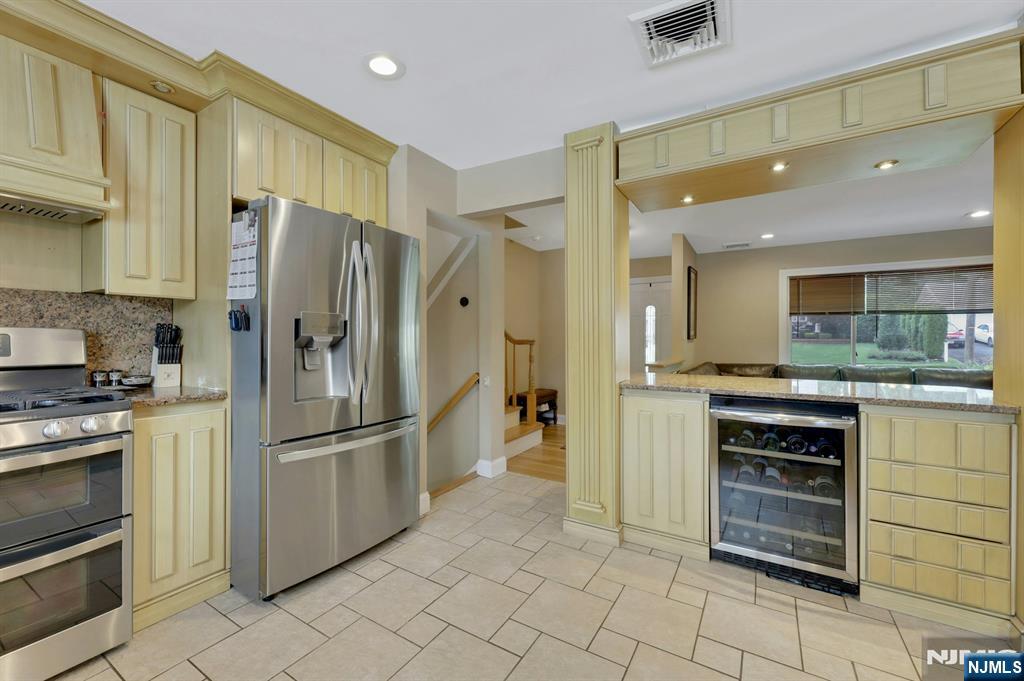379 Leonard Drive Property Photo 16