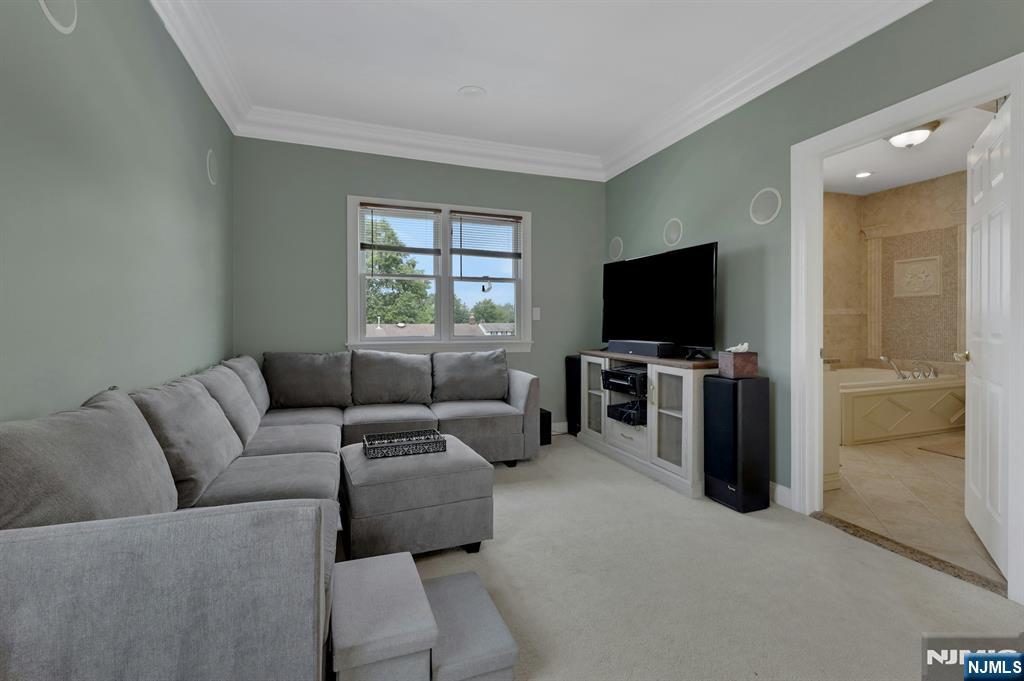 379 Leonard Drive Property Photo 28
