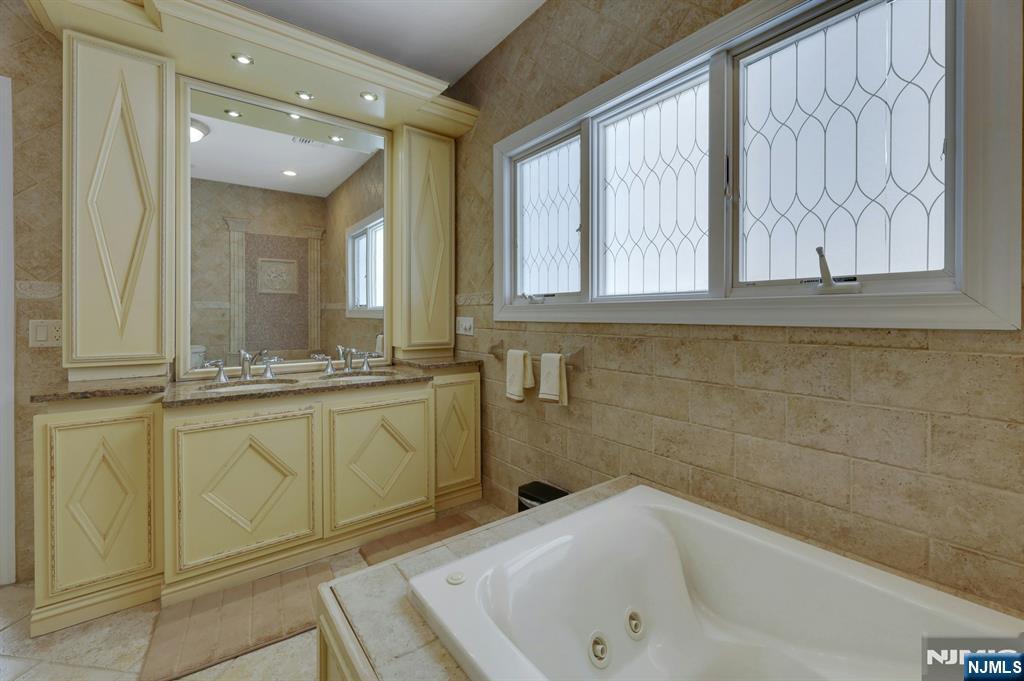 379 Leonard Drive Property Photo 30