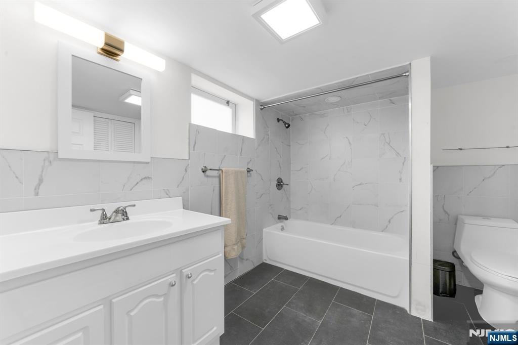 92 Union Avenue Property Photo 20