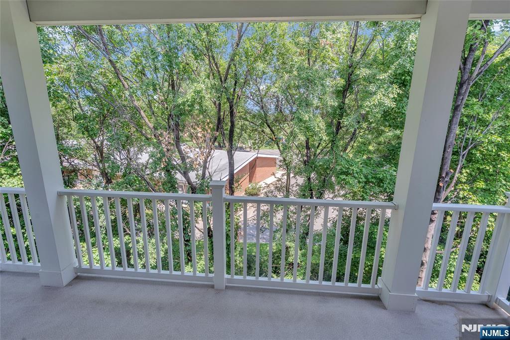 8 Creekside Court Property Photo 38