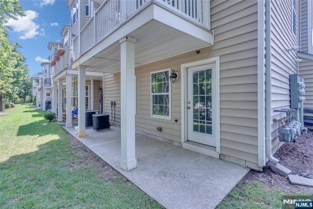 8 Creekside Court Property Photo 45