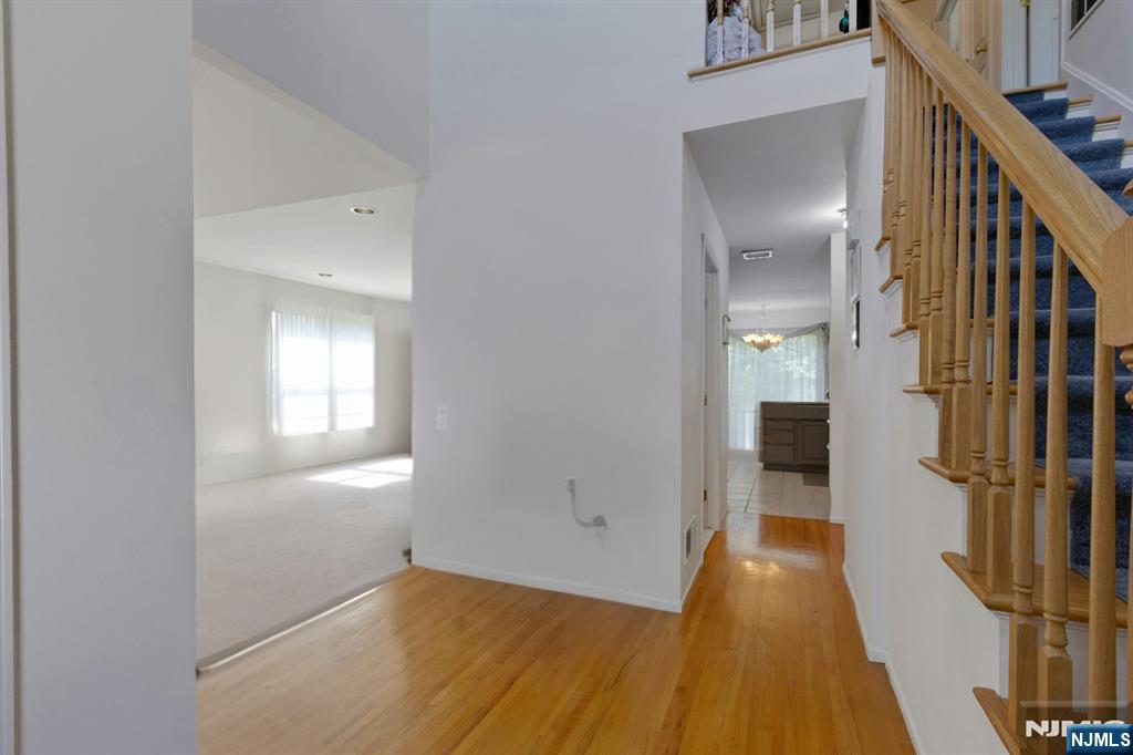 14 Summit Court Property Photo 6
