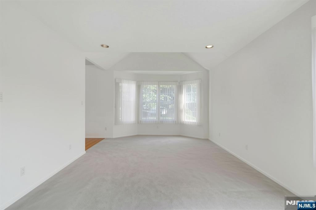 14 Summit Court Property Photo 8