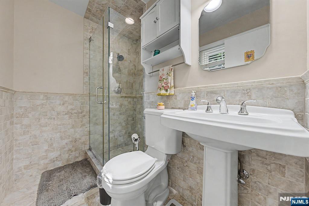 7 Commanche Trail Property Photo 7