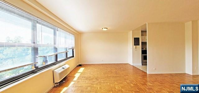 2348 Linwood Avenue 4M Property Photo 1