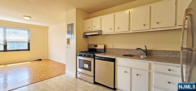 2348 Linwood Avenue 4m Property Photo 7
