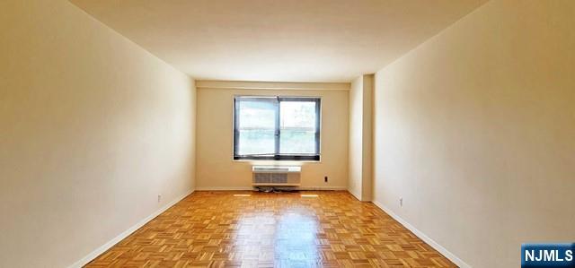 2348 Linwood Avenue 4m Property Photo 11