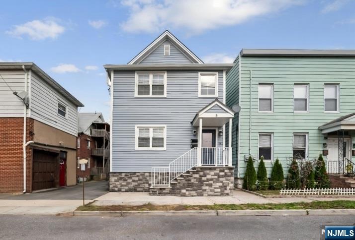 8 Essex Street Property Photo 1