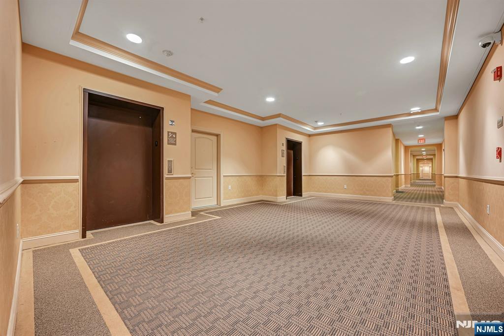 2107 Windsor Park Court 107 Property Photo 4