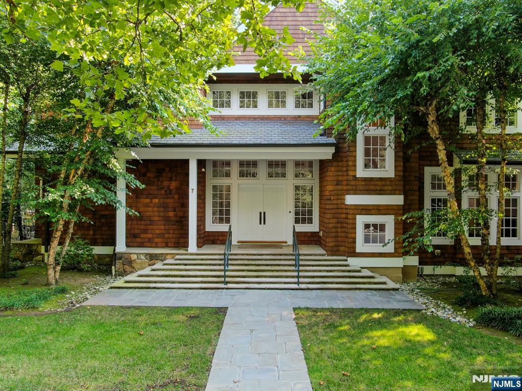 7 Charney Place Property Photo 2