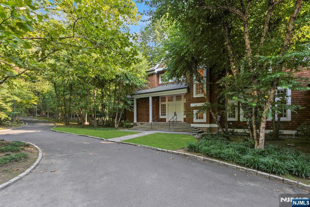 7 Charney Place Property Photo 4