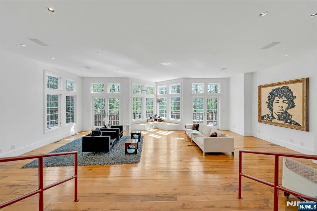 7 Charney Place Property Photo 12