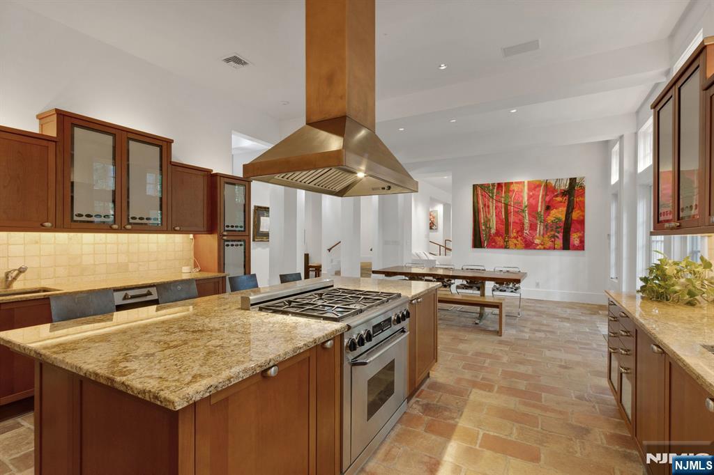 7 Charney Place Property Photo 16