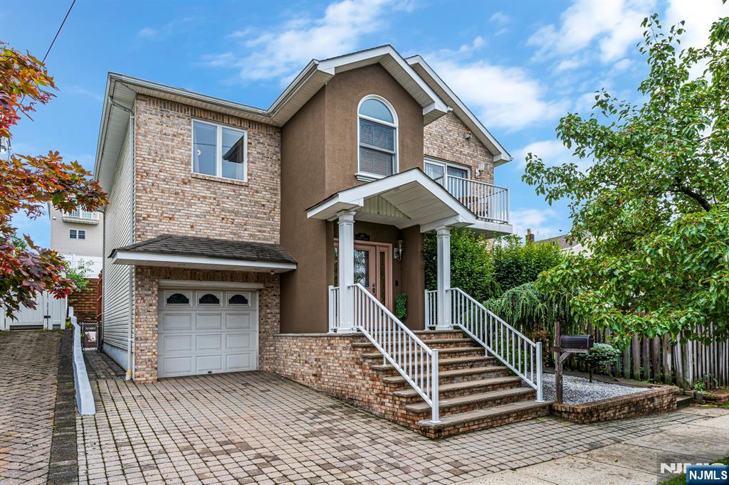 146 Bathurst Avenue Property Photo 1