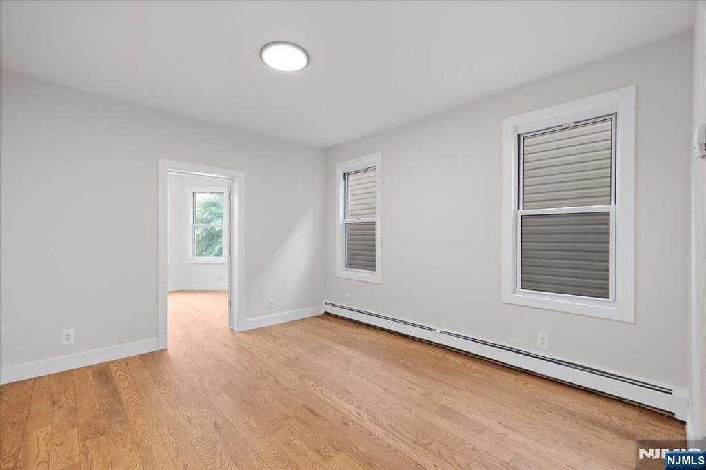 533 S Clinton Street Property Photo 4